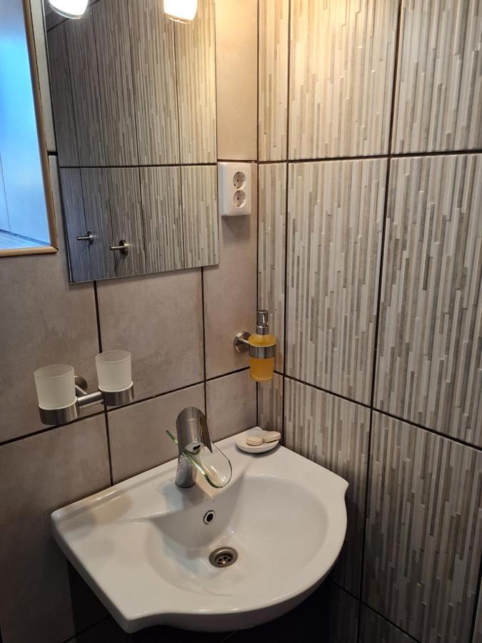 Anna Bella Apartman Gyula Eksteriør bilde